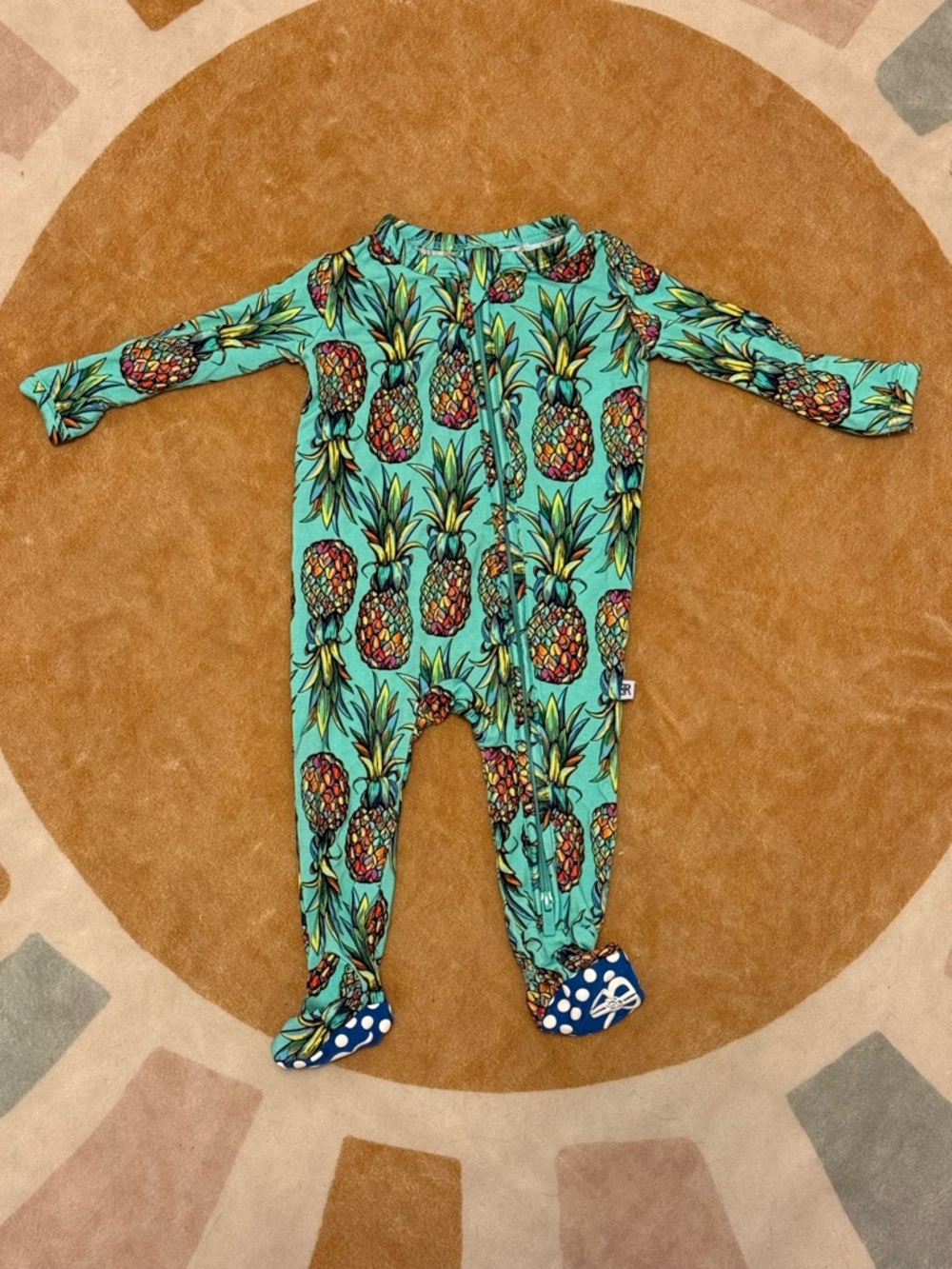 💖3 for $25 bundle💖 Bums&Roses Pineapple Print Footed One-Piece Footies